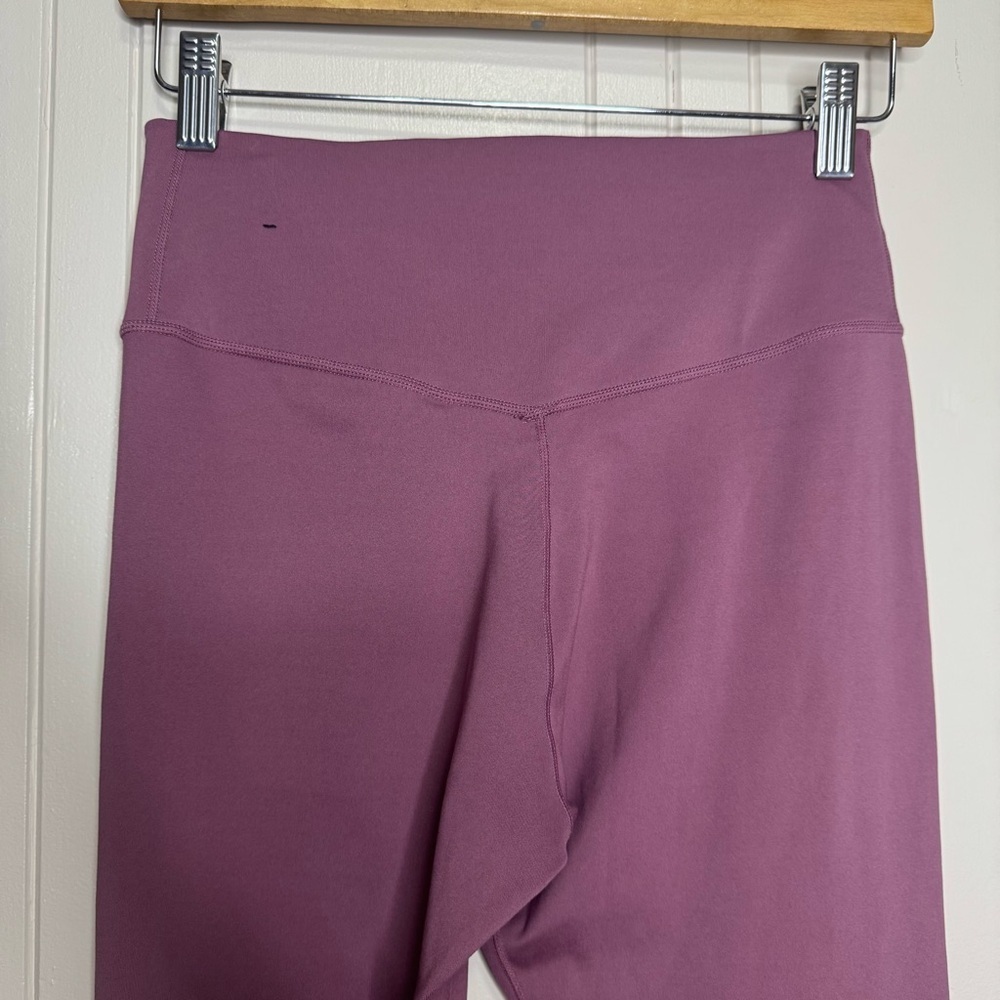 Nike Training One Sculpt tight leggings in mauve - Picture 15 of 16